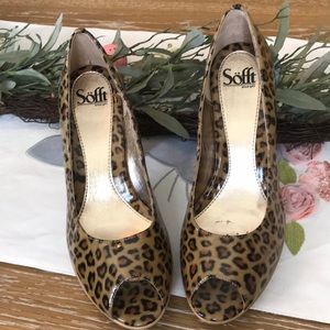 Sofft Animal print peep toe heel